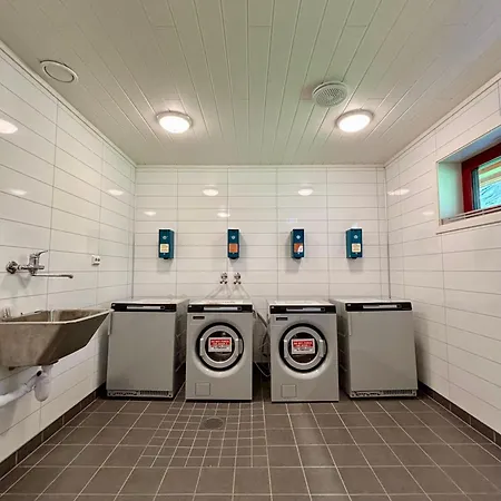 Camping Trollstigen And Gjestegard Åndalsnes