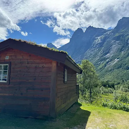 Campeggio Trollstigen And Gjestegard Åndalsnes