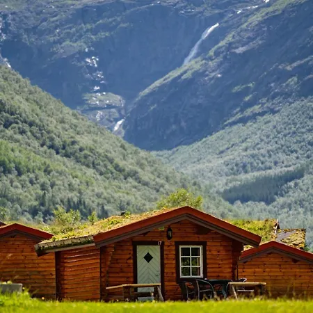 Trollstigen And Gjestegard Camping *