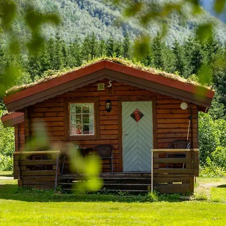 Trollstigen And Gjestegard Campingplatz Åndalsnes